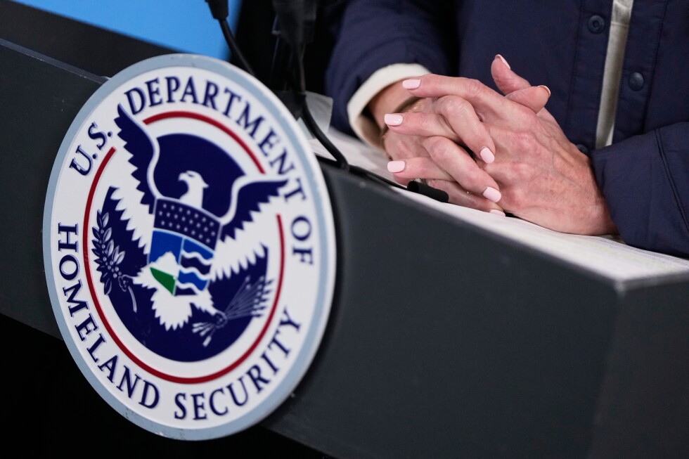 Federal appeals court backs Trump administration on immigrant detentions
