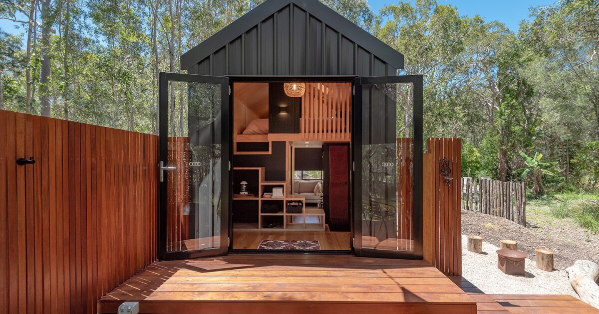 Artista tiny house maximizes living space in just 23 ft, optionally runs off-grid