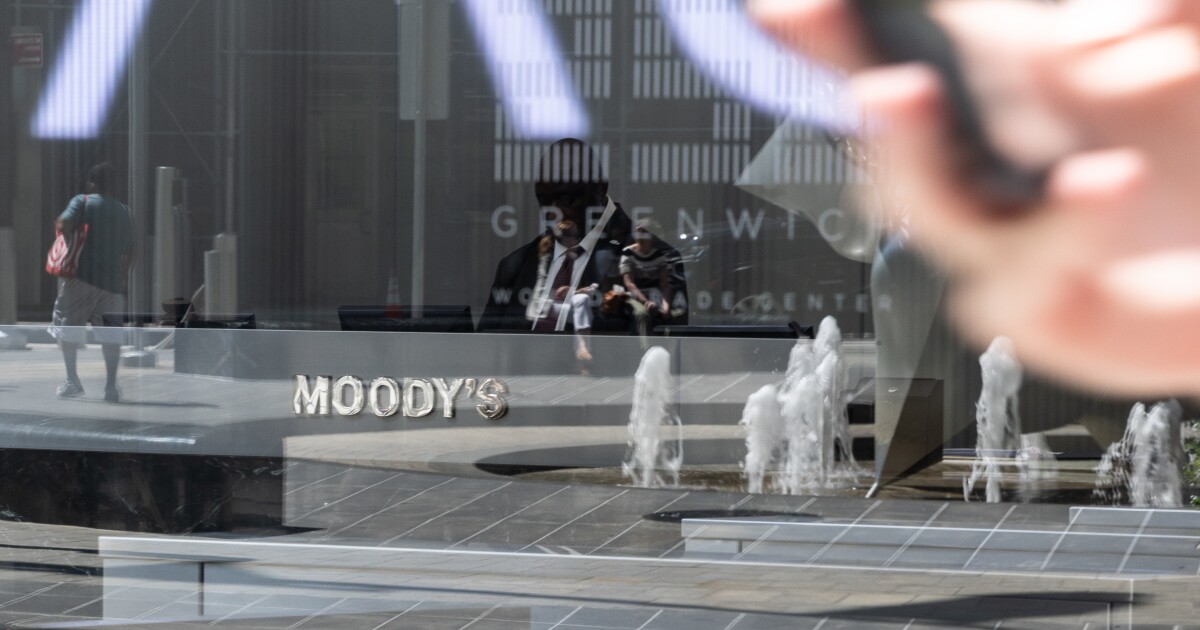 Federal policies a drag on Illinois economy, report finds