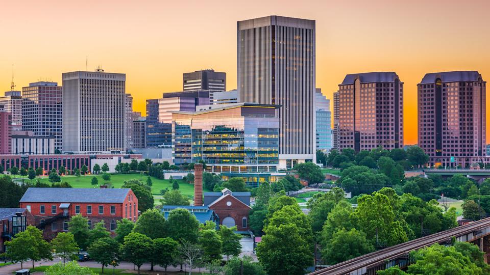 Richmond, Virginia skyline.