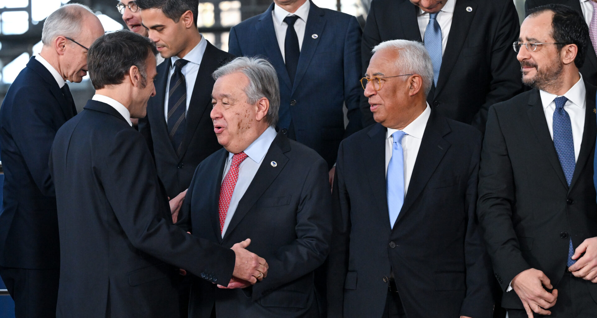 cover EU ‘stands ready to assist’ Cyprus in discussions over British bases’ future