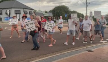 Residents of tourist hotspot rage over proposed rate hike
