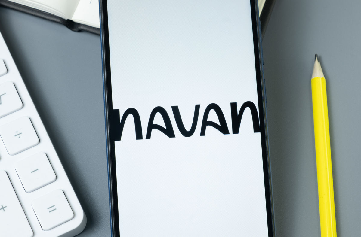 Navan launches AI travel assistant for unmanaged business travelers