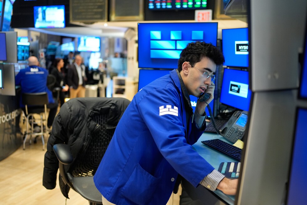 Stocks rise and oil prices ease as Wall Street keeps yo-yoing because of the war with Iran