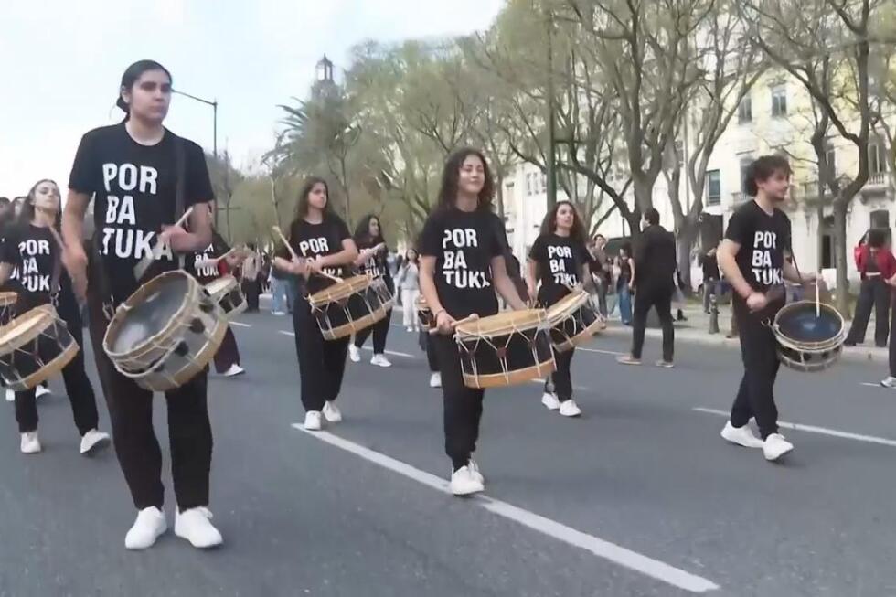 Protesters in Portugal call for more affordable housing