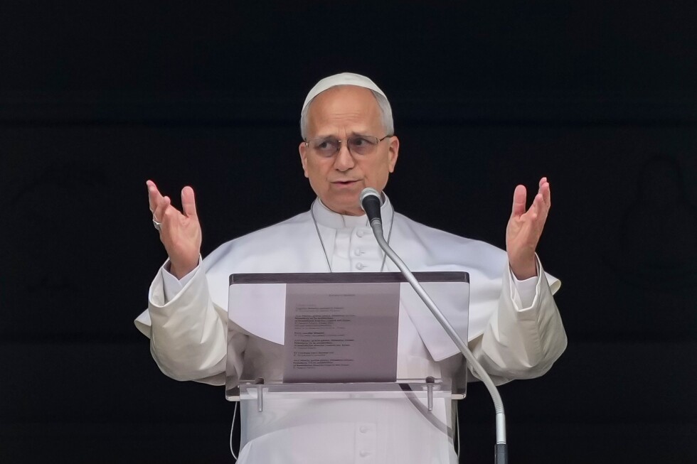 Pope Leo XIV demands end to war on Iran in appeal to leaders