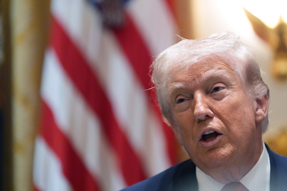 Airport delays build pressure on Congress to end funding shutdown