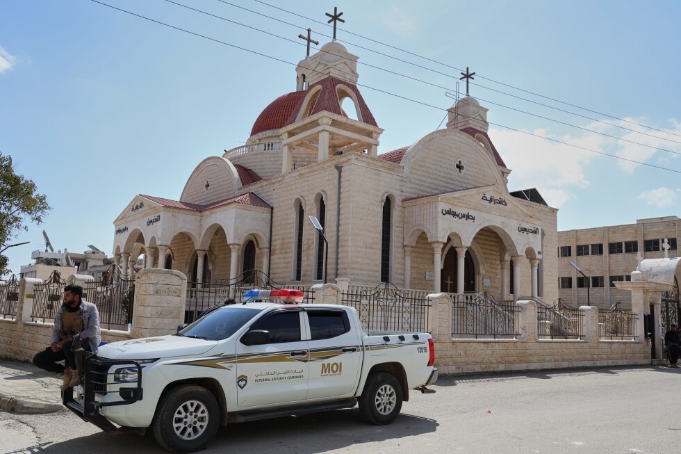 Sectarian attacks erupt in Christian town in Syria after dispute