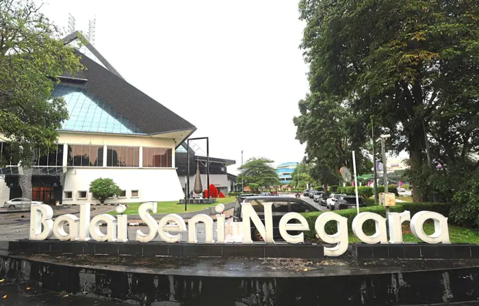 Tight security at Malaysian National Art Gallery ahead of’ arrival of art works linked to 1MDB scandal