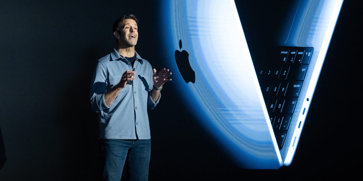 Apple's Incoming CEO Faces a Fresh Set of Marketing Challenges