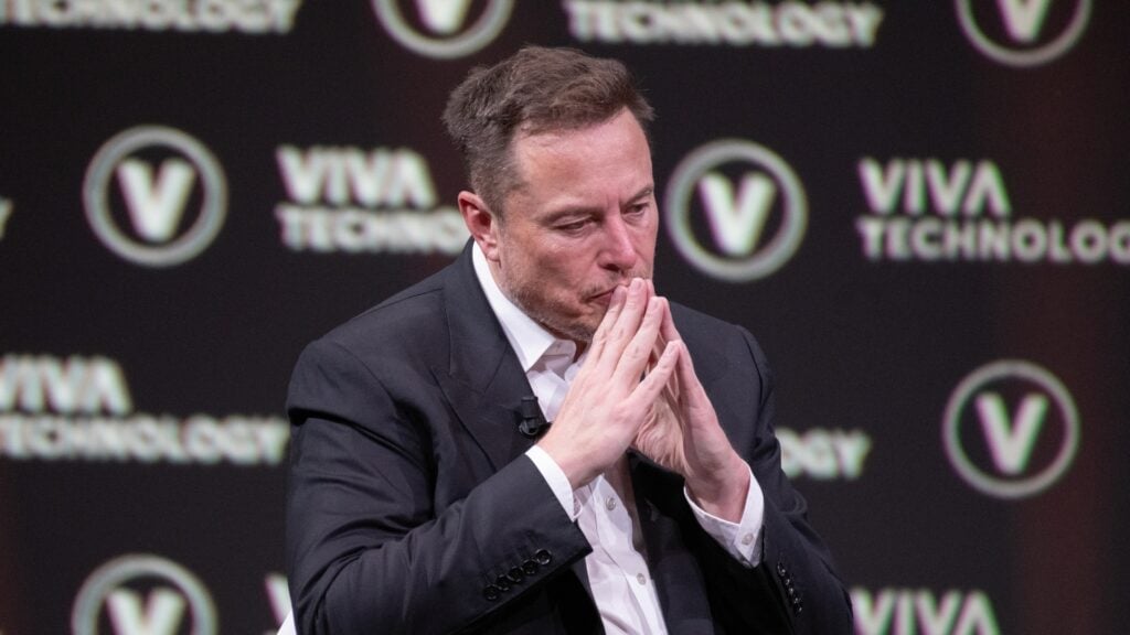 Elon Musk Says Tesla Model S, Model X Inventory Nearly Over—YouTuber JerryRigEverything Calls It 'Going Out Of Business' Sale