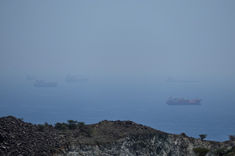 Oil prices rise anew amid a US-Iran standoff in the Strait of Hormuz
