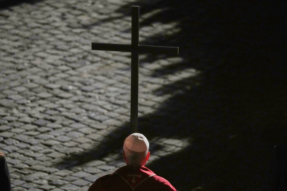 Pope Leo XIV to carry cross for the entire Way of the Cross on Good Friday