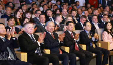 Vietnamese, Slovak leaders attend friendship concert in Hanoi