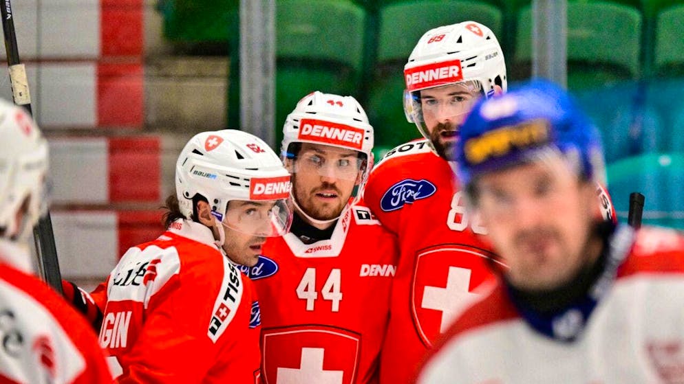 Pius Suter (center) joined Denis Malgin (left) among the scorers in the World Cup dress rehearsal