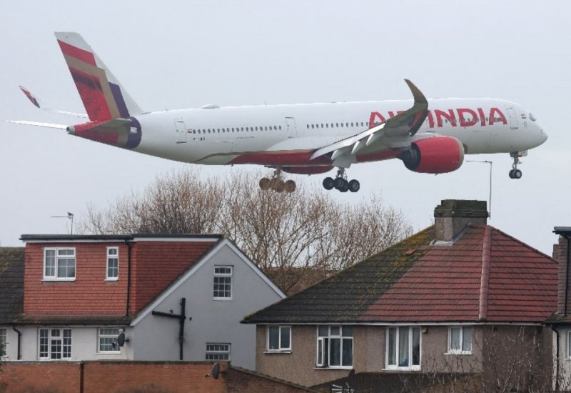 Boeing face fuel-switch probe after Air India London incident