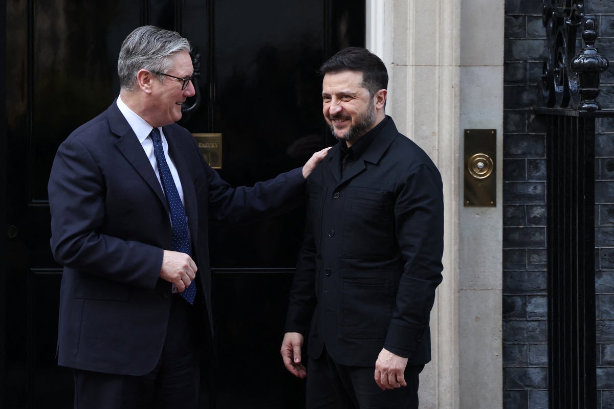 Ukraine-Russia war latest: UK issues defiant message to Putin after ‘dangerous’ Black Sea flyby