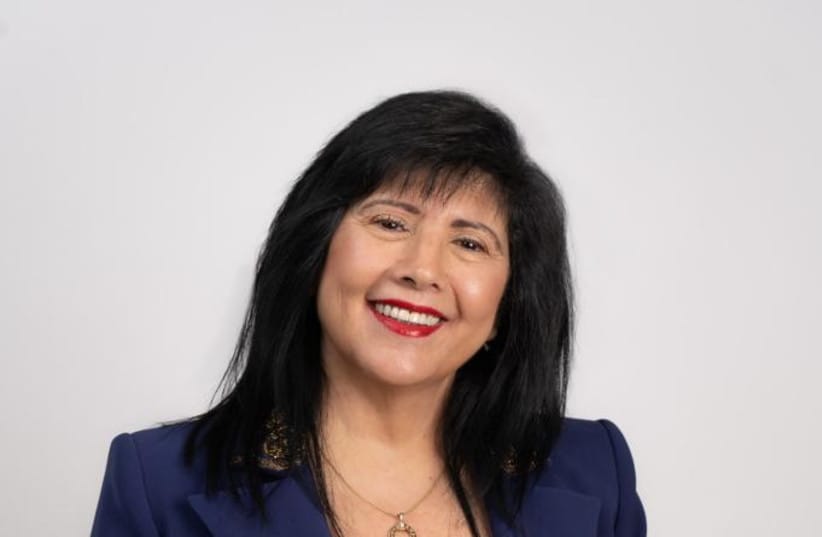 Dr. Esther Luzzatto