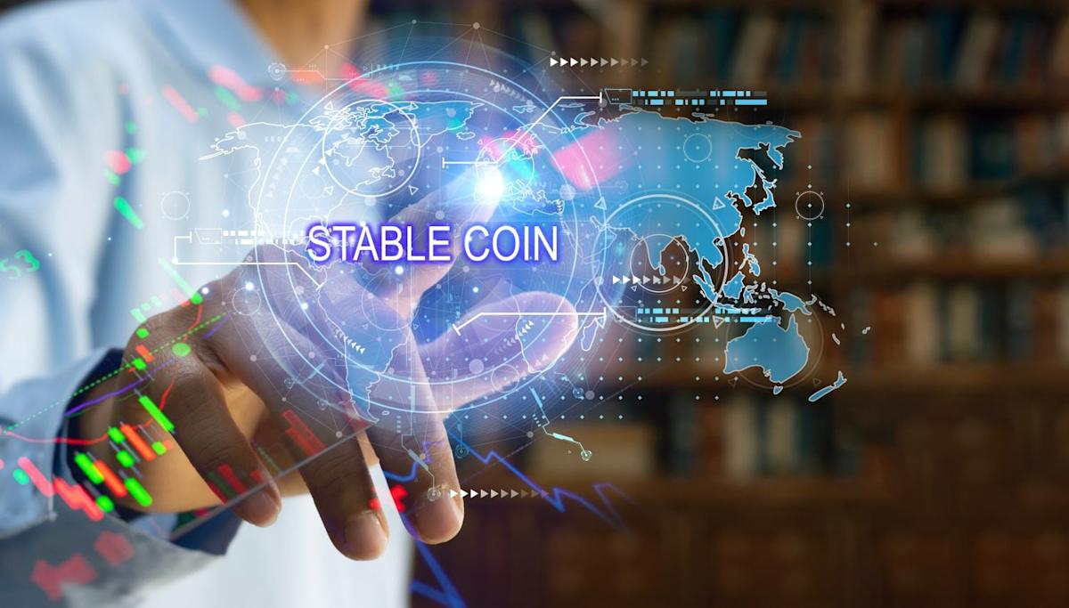 RLUSD Just Crossed $1.6 Billion Market Cap: Here’s Why It’s Not Helping XRP
