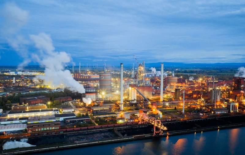 The European Commission has approved German subsidies worth €5 billion ($5.9 billion) (zu dpa: «EU approves €5bn subsidies for climate measures in German industry») Julian Stratenschulte/dpa