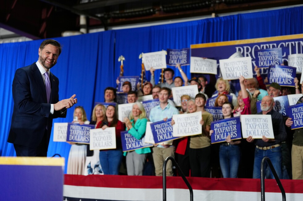 Vance speaks in Maine about fraud investigations