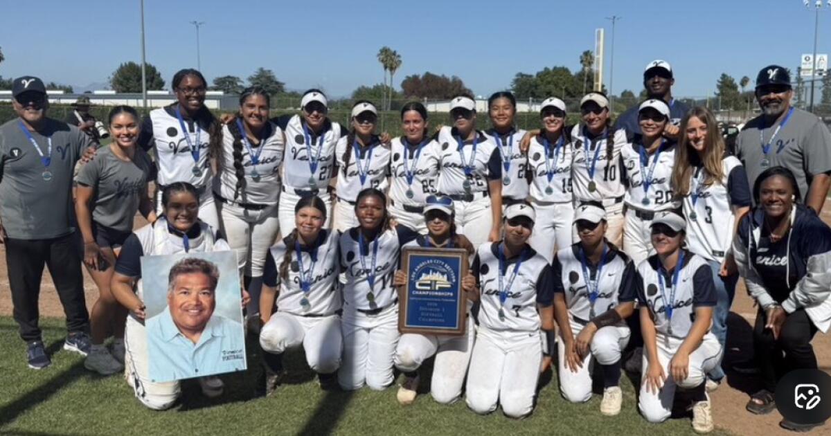 Prep softball roundup: Venice wins City Section Division I title