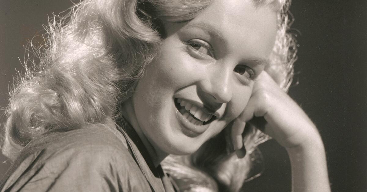 Marilyn Monroe never-before-published photos are up for auction