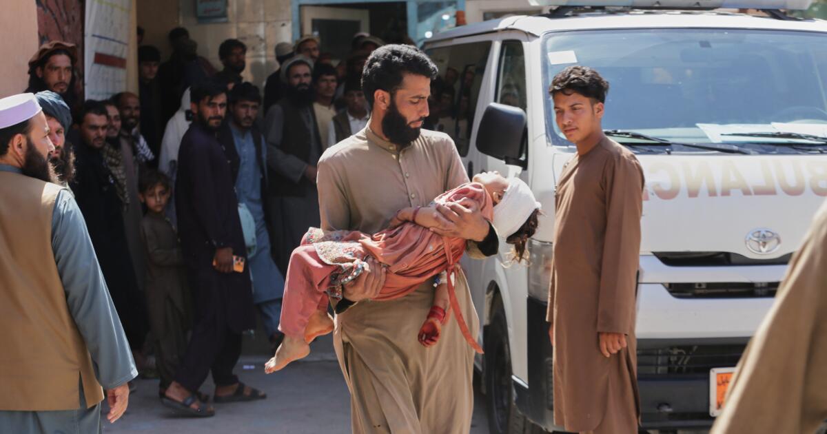 Truck carrying returning refugees crashes in eastern Afghanistan, killing 22