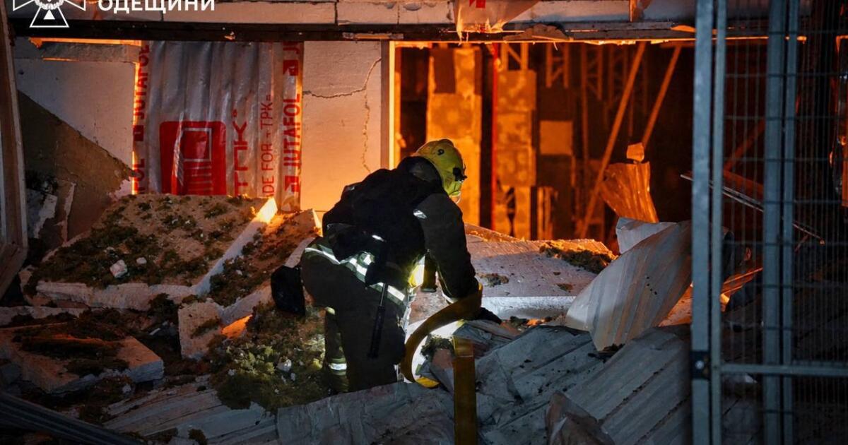Ukraine hits key Russian oil-loading port and 3 'shadow fleet' tankers