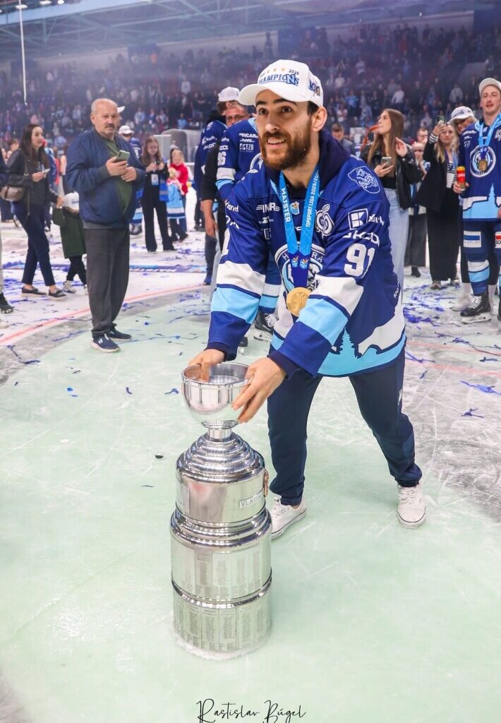 Ex-Husky Jackson wins 2nd Slovakian pro title in 3 years