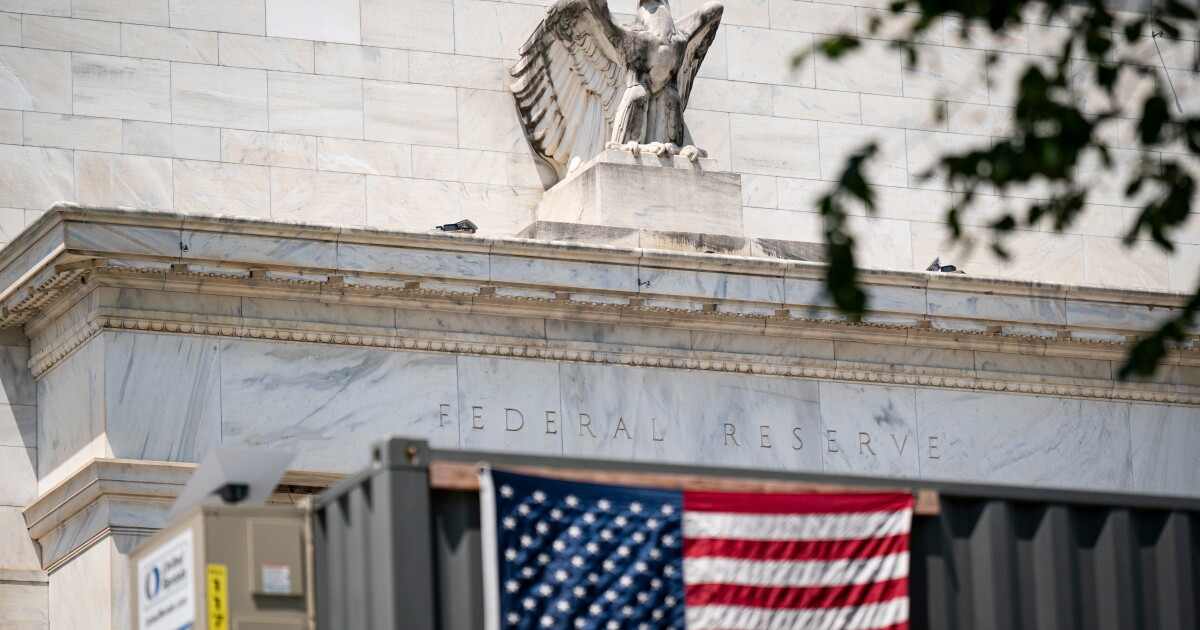 The Fed, the White House and the skinny accounts