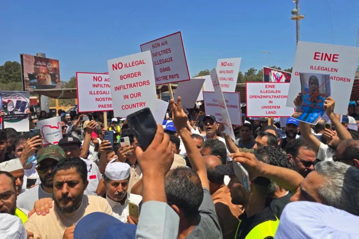 Hundreds in Libya protest outside UN agency against migrants and refugees