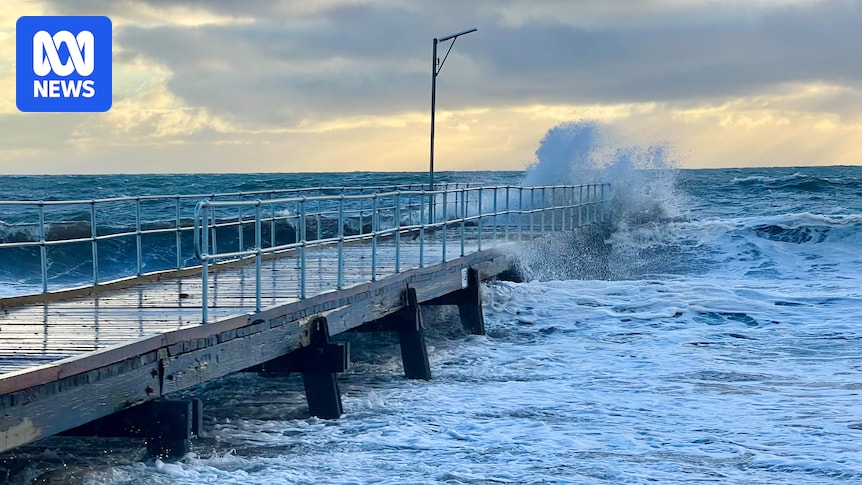 Weather warning for abnormally high tides along entire SA coastline