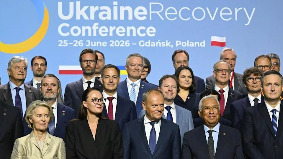 Polish Prime Minister Donald Tusk (C), European Commission President Ursula von der Leyen (L), European Council President Antonio Costa (2R), and Ukrainian Prime Minister Yulia Svyrydenko (2L) pose for a group photo at the opening session of the Ukraine Recovery Conference 2026 at the European Solidarity Centre in Gdansk, Poland, 25 June 2026.