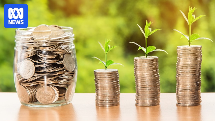 Superannuation switching trend sees billions flow out of retail funds, at a risk