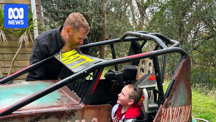 Cootamundra community turns out in force for Nate's 10th birthday