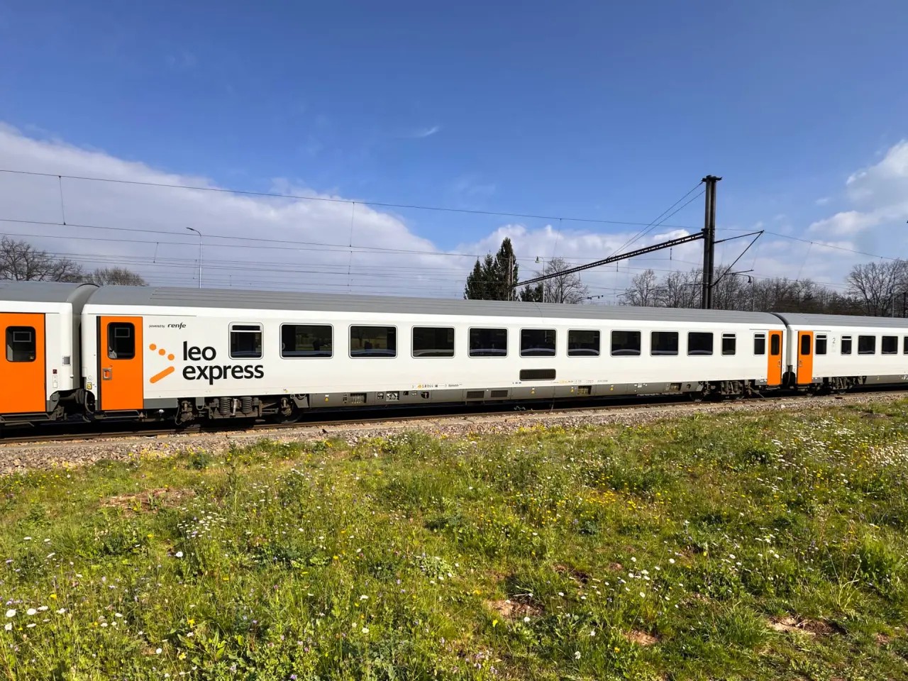 Leo Express launches the Frankfurt–Prague–Przemyśl route, but with buses in Poland
