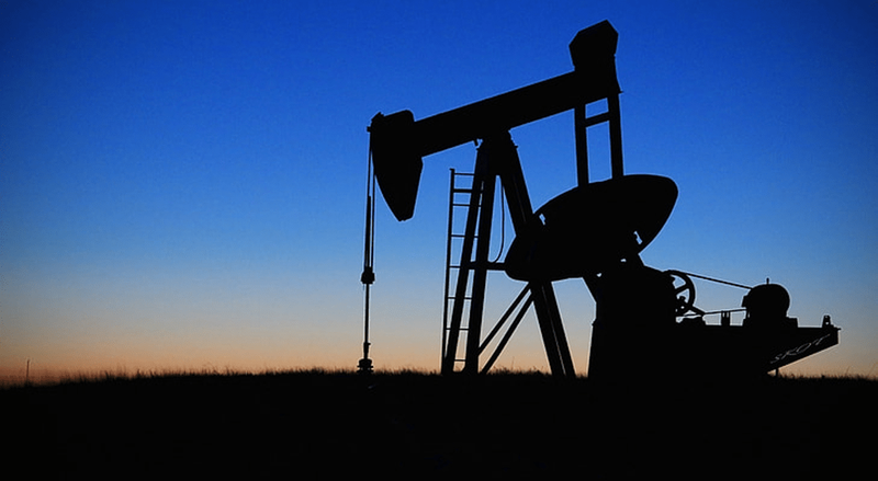 oil pump dusk NEW SIZE ©PickPik