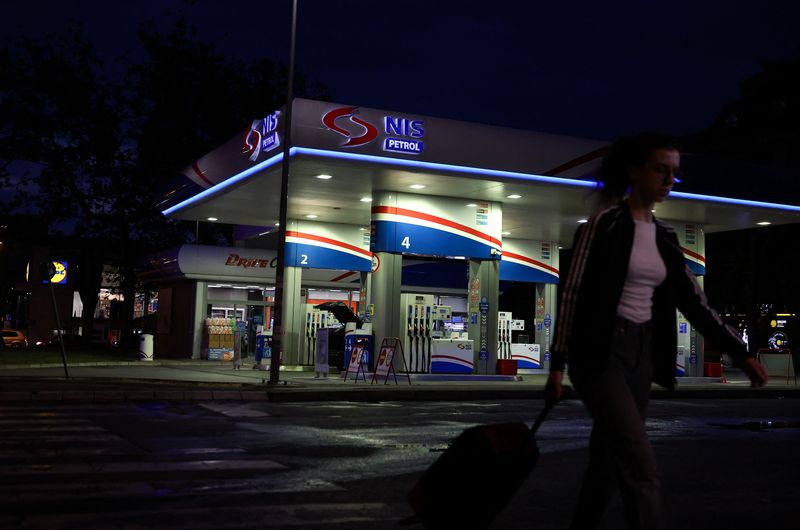 Hungary's MOL seeks extension to finalise talks to buy Serbia's NIS, Serbian energy minister says