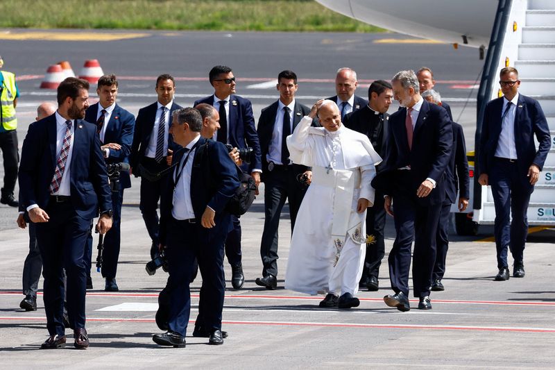Pope's return home from Spain delayed as plane suffers technical issue