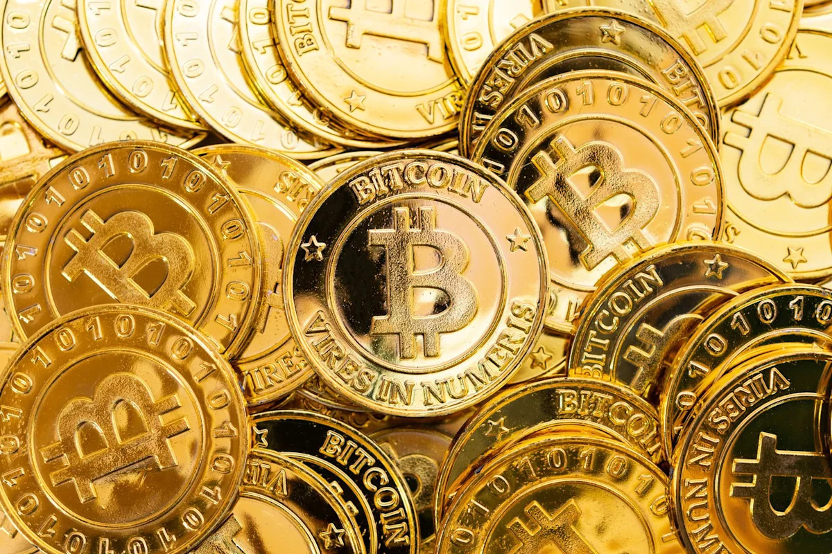 Prediction: Bitcoin Will Be Worth More Than Gold in 20 Years