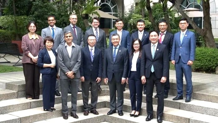 Leaders of Petrovietnam and ADB. Photo courtesy of PV Gas.