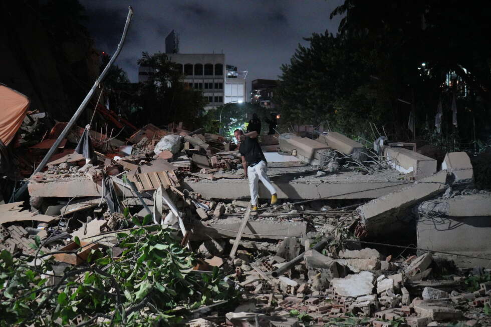 Venezuelans search for survivors after 2 quakes kill at least 164