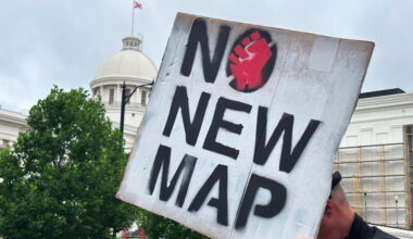 Supreme Court allows Alabama to use congressional map favoring GOP