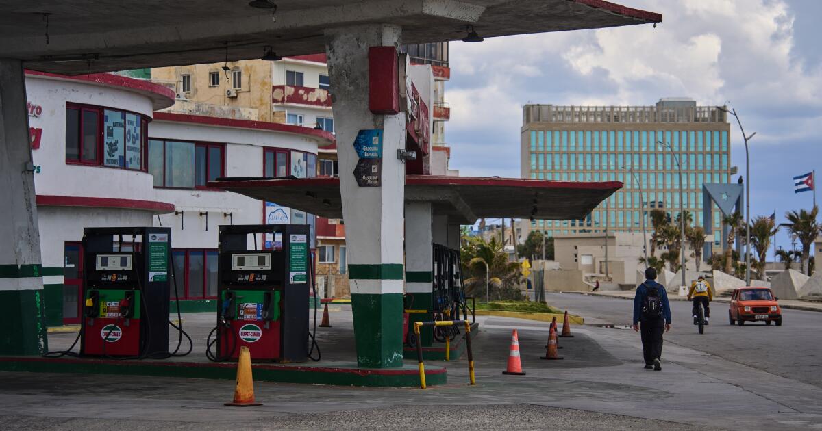 Mexico's president seeks to restart oil shipments to Cuba as island's crises deepen