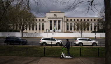 Regulators should reject high-cost lenders' bank charter applications