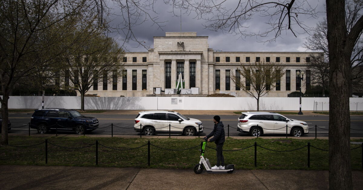 Regulators should reject high-cost lenders' bank charter applications