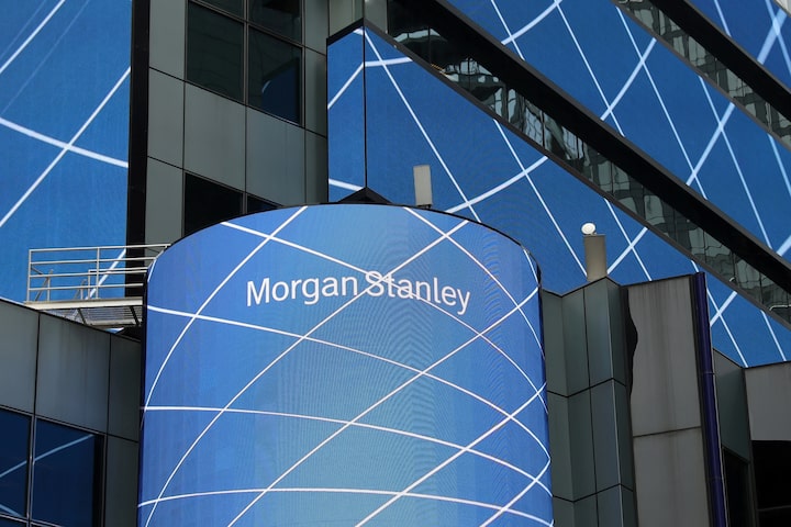 Wall Street firms offer $1,000 bonus for employees