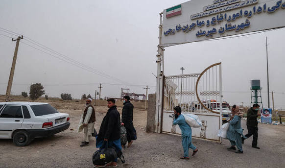 Why did Afghan migrants die while trying to cross into Iran?