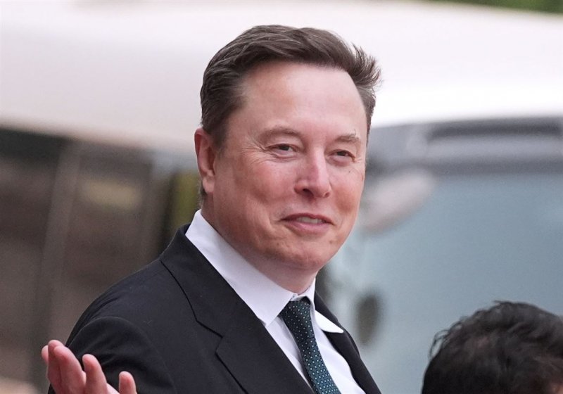 Musk’s wealth plunges as SpaceX shares fall sharply